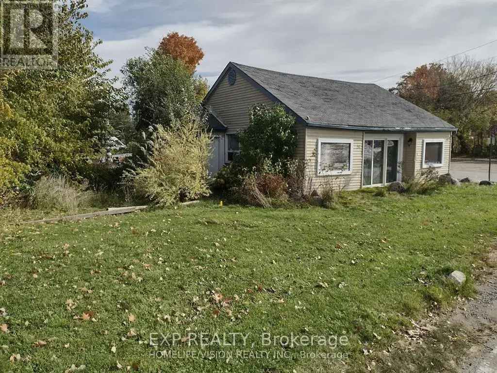 51 Lake Drive, Georgina (Historic Lakeshore Communities)